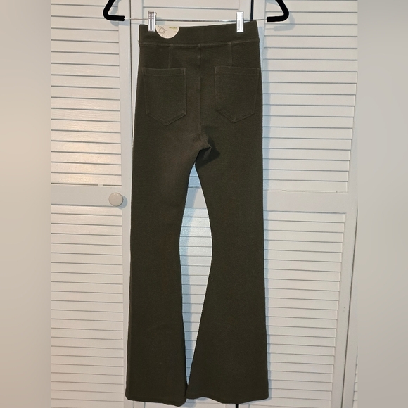 Aerie OFFLINE Hi-Rise Flare Pants | Olive Green | Size Small Short NWT - Picture 6 of 6